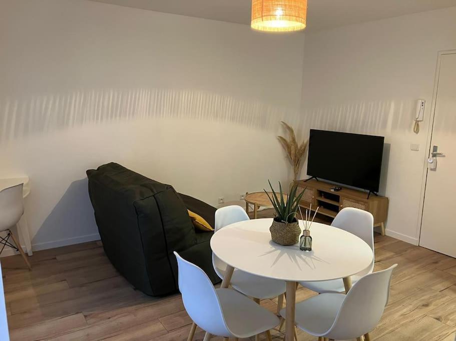 Studio Cosy 12 Min Arc De Triomphe Rueil-Malmaison Exterior foto